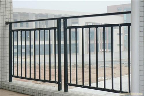 安徽铁艺围墙定做,宝创金属丝网(图),苏州铁艺围墙生产厂家
